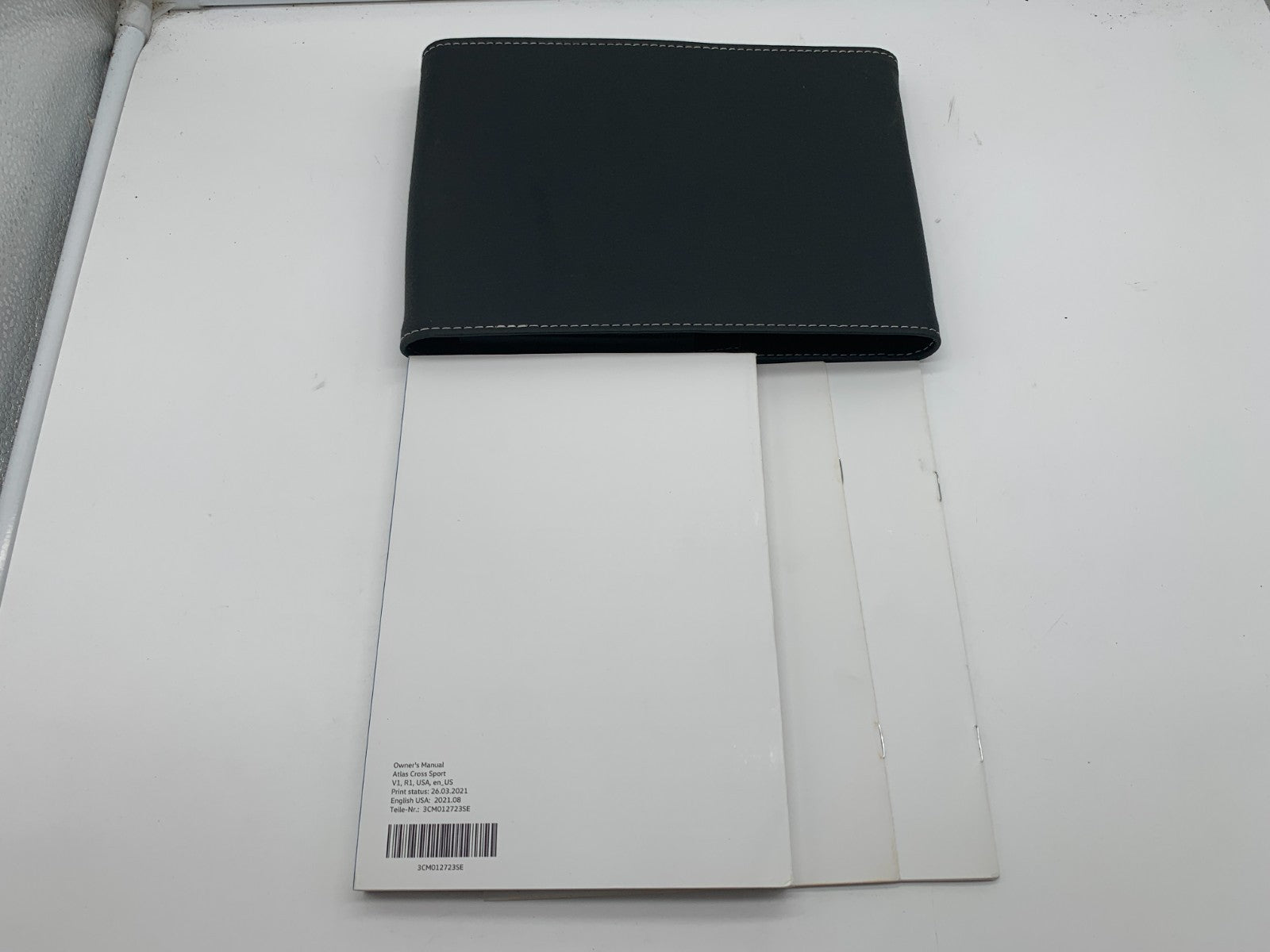 2022 Volkswagen Atlas Cross Sport Owners Manual Set with Case OEM B03B03009