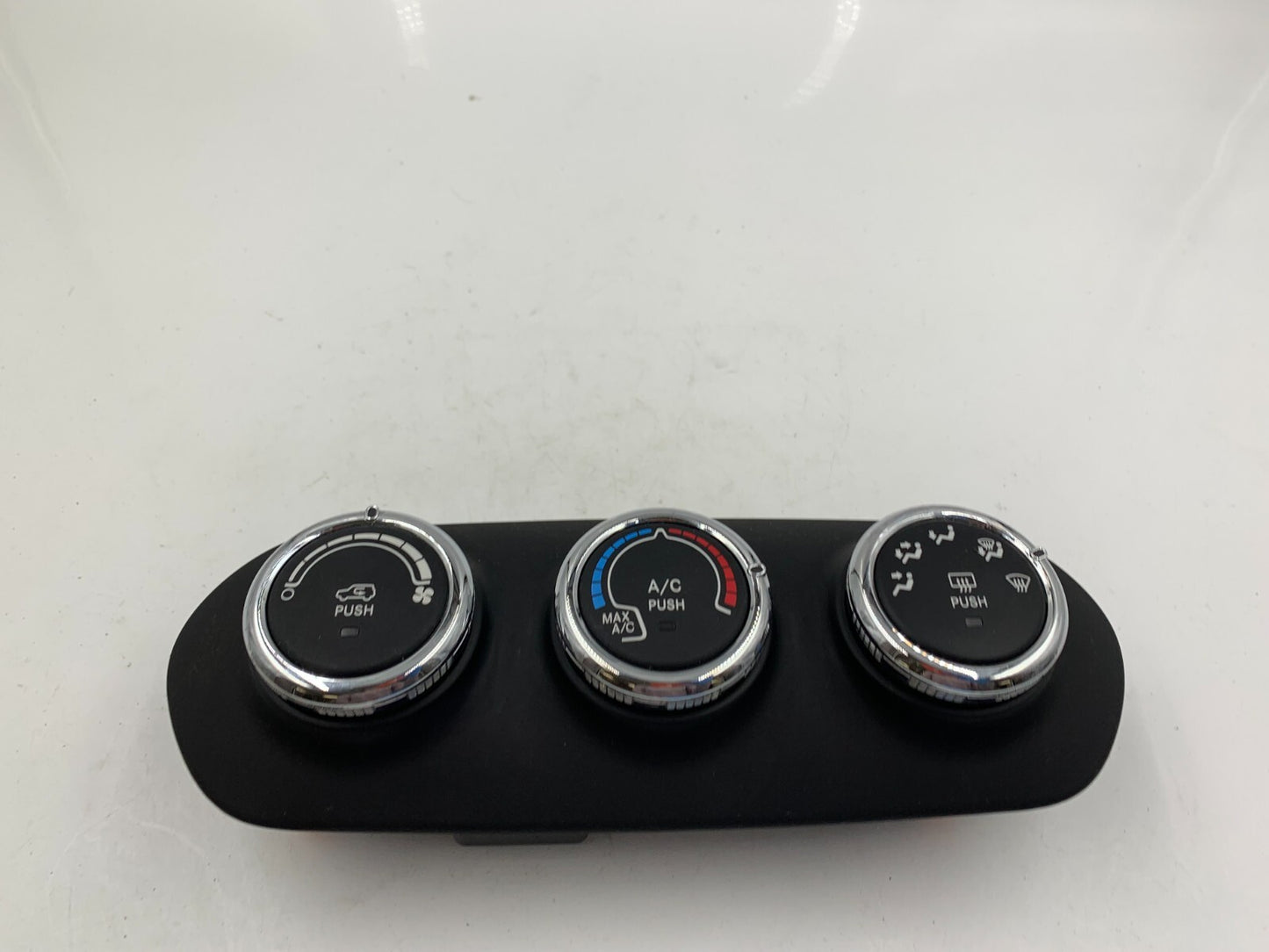 2015-2016 Jeep Renegade AC Heater Climate Control OEM B02B32033