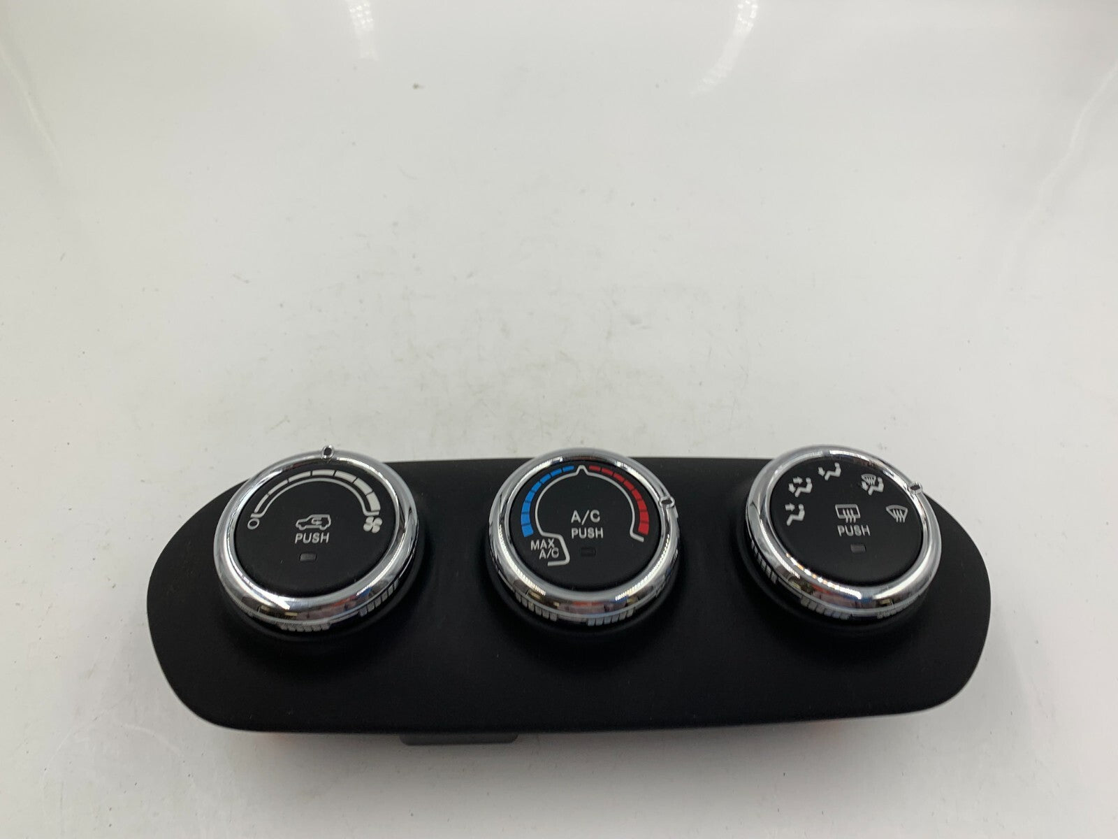 2015-2016 Jeep Renegade AC Heater Climate Control OEM B02B32033