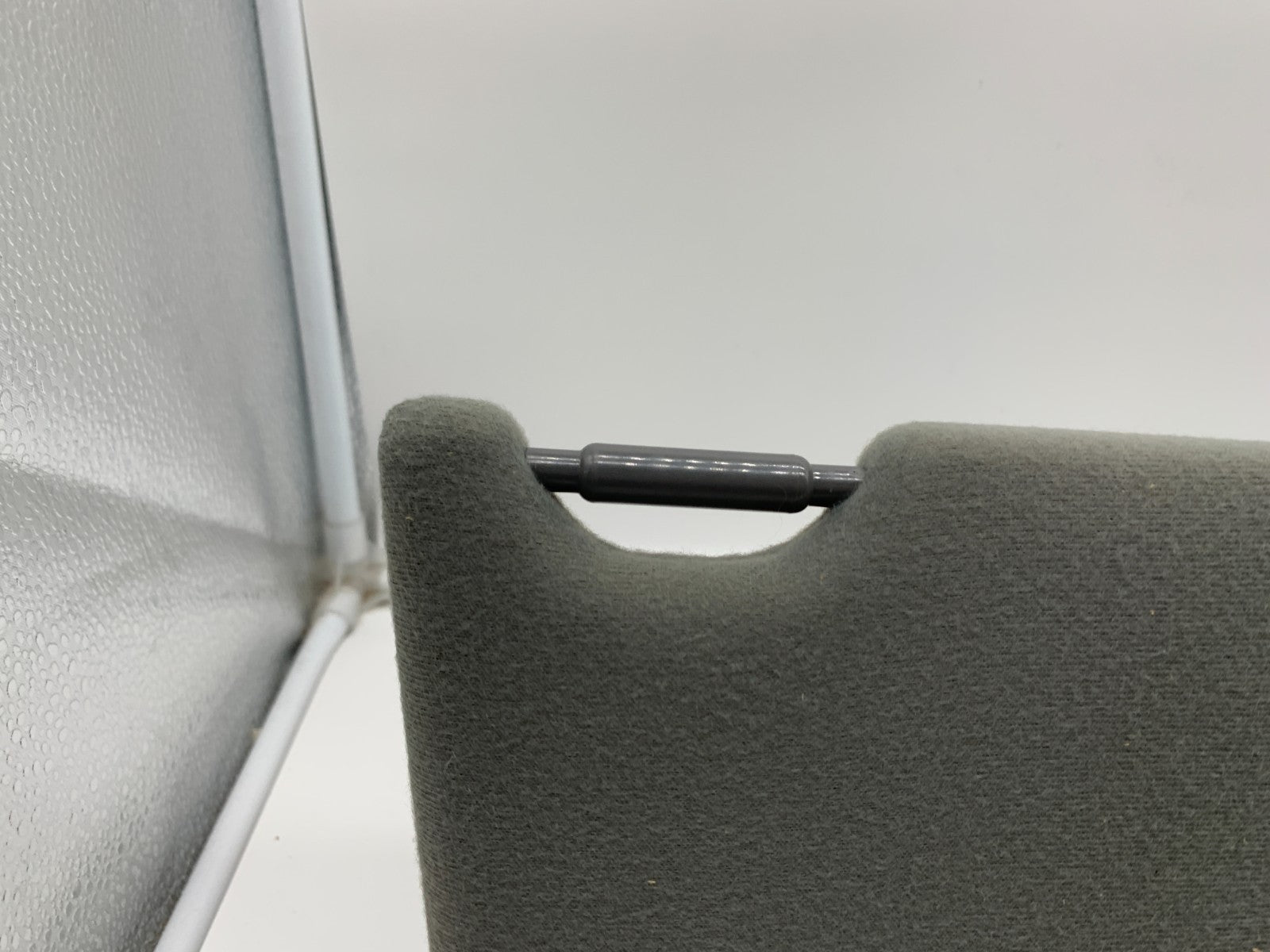 2005-2012 Toyota Avalon Passenger Sun Visor Illuminated Gray OEM C03B65014