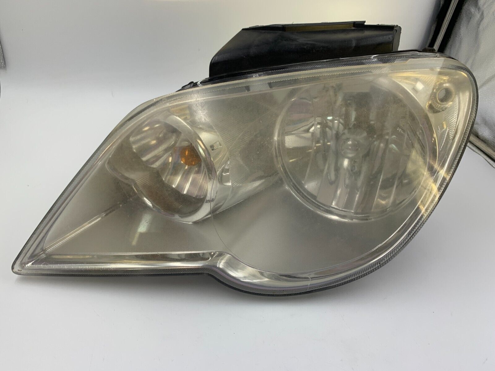 2007-2008 Chrysler Pacifica Driver Side Head Light Headlight OEM D02B57001