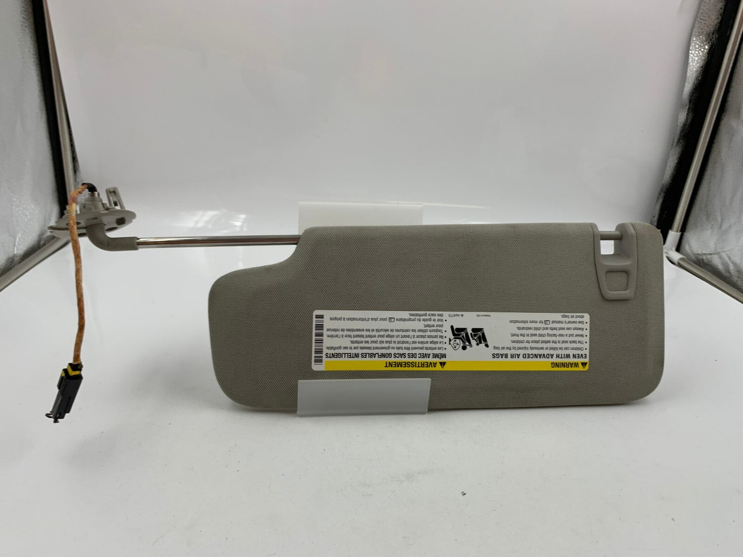 2013-2016 Chevrolet Malibu Passenger Sunvisor Gray Illuminated OEM
