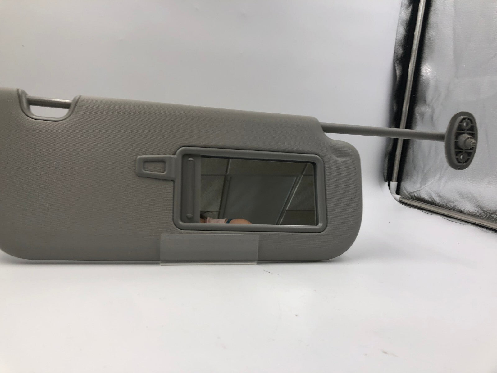 2014-2019 Kia Soul Passenger Sun Visor Illuminated Gray OEM C01B11051
