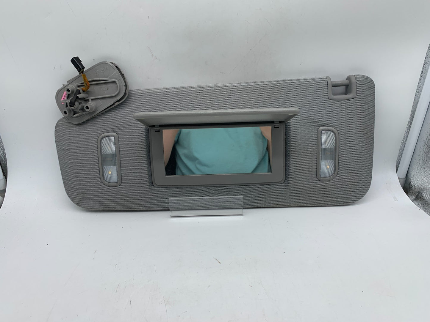 2015-2020 Chevrolet Avalanche 1500 Driver Sun Visor Gray Illuminated D03B67009