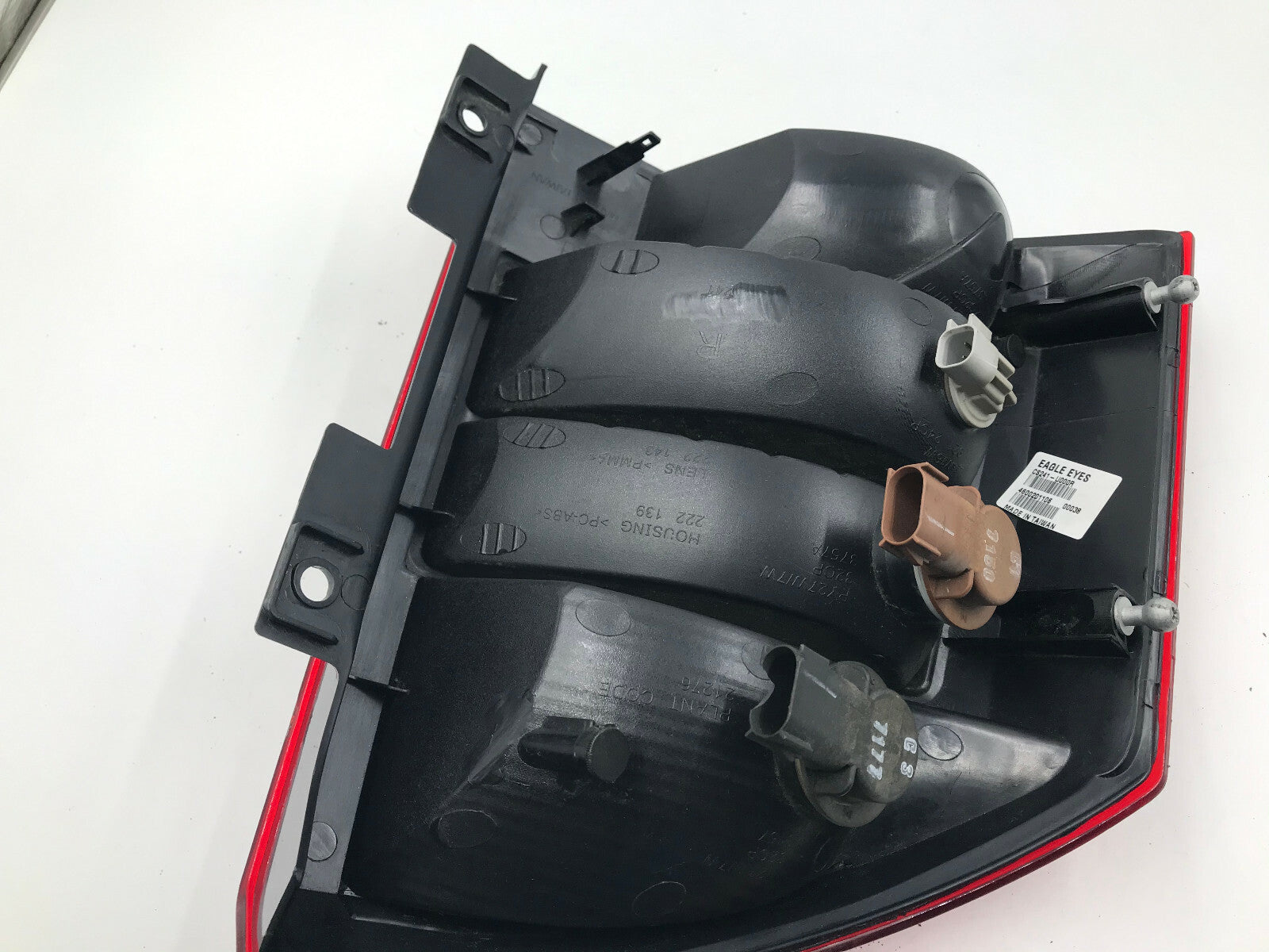 2007-2010 Jeep Compass Passenger Side Tail Light Taillight OEM C04B28046