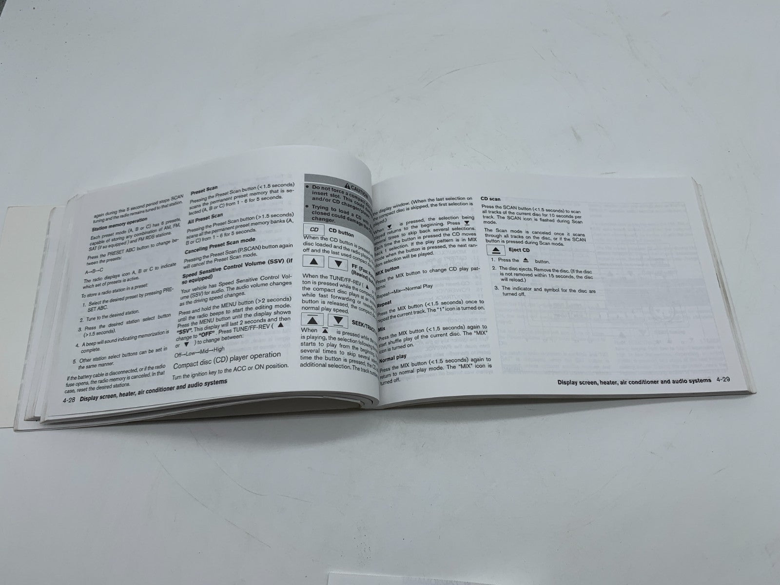 2005 Nissan Altima Owners Manual OEM C03B66006