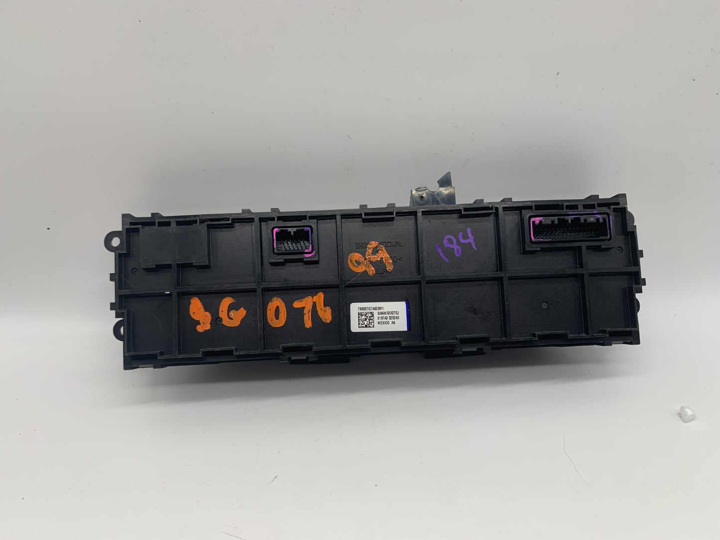 2016-2018 Honda Pilot AC Heater Climate Control Temperature Unit OEM A02B41010