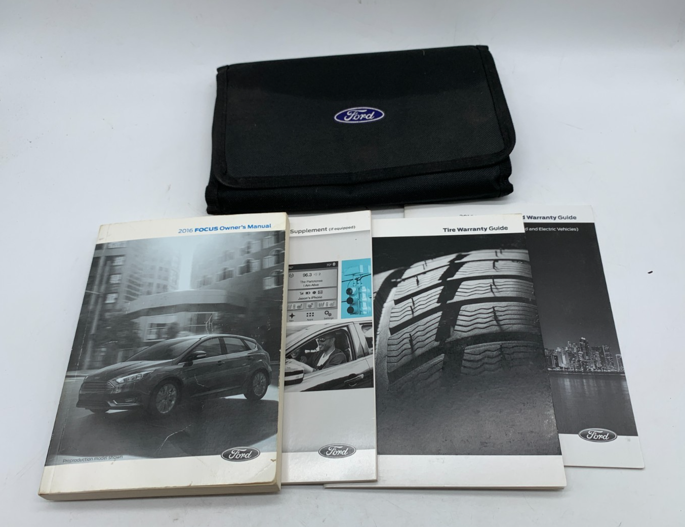 2016 Ford Focus Owners Manual Set with Case OEM C02B50023