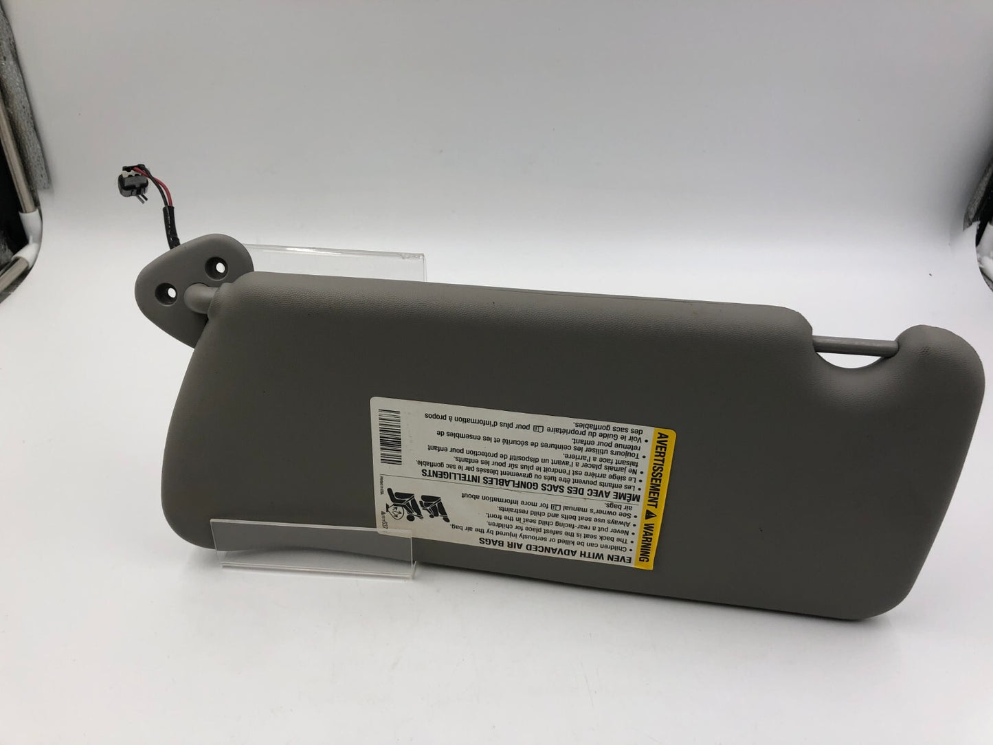 2003-2007 Cadillac CTS Passenger Sun Visor Gray Illuminated OEM C04B66003