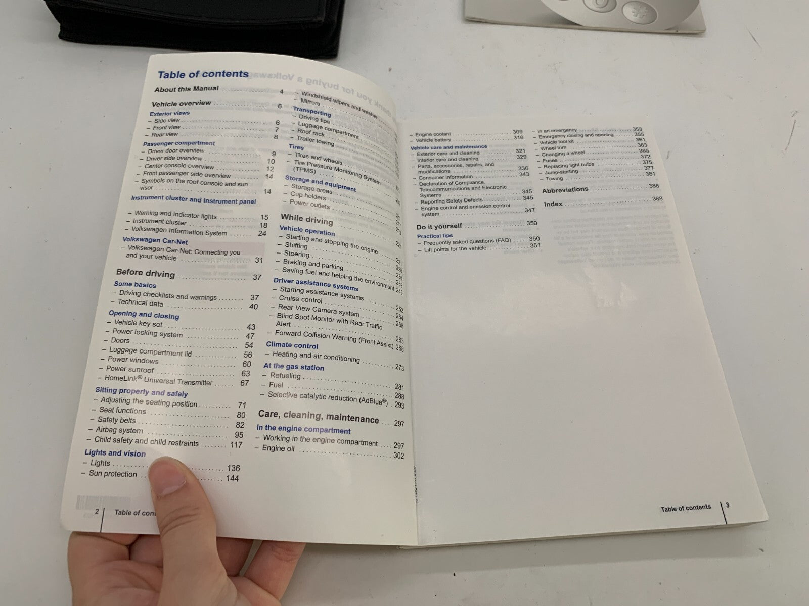 2015 Volkswagen Jetta Owners Manual Set with Case OEM A03B42005