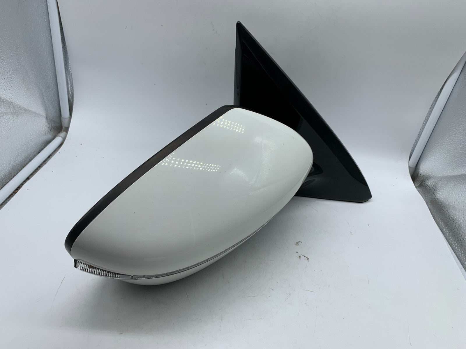 2017 Nissan Pathfinder Passenger Side Power Door Mirror White OEM C03B40002
