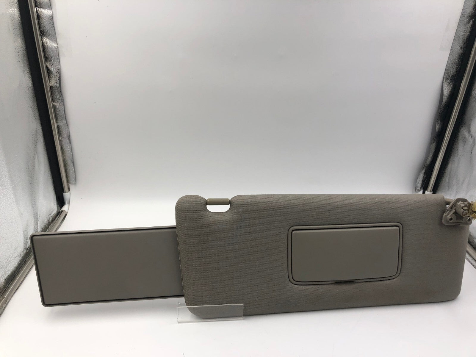 2004-2010 Infiniti QX56 Passenger Sun Visor Gray Illuminated OEM A03B10071