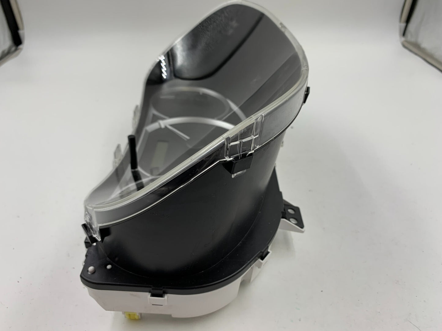 2012-2014 Subaru Impreza Speedometer Instrument Cluster OEM C02B38012