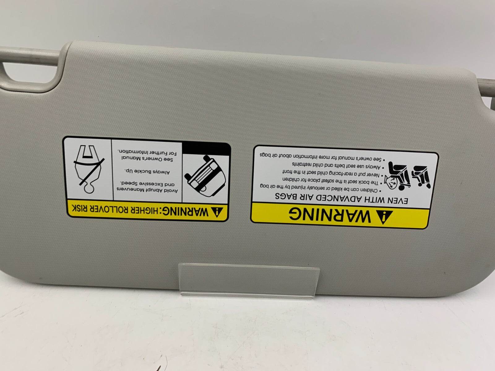 2014-2019 Kia Soul Driver Sun Visor Illuminated Gray OEM C02B12068