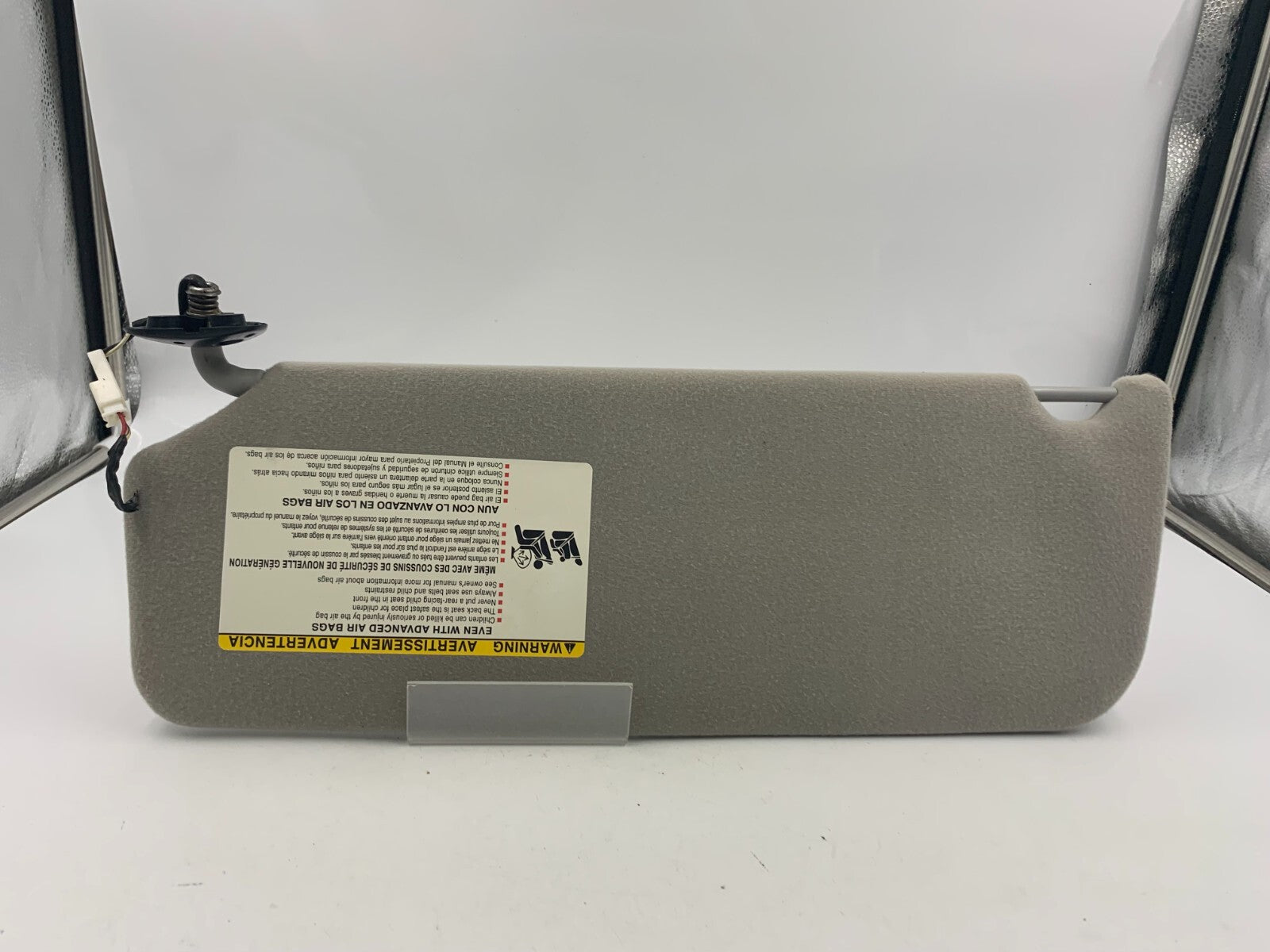 2005-2010 Toyota Sienna Passenger Sun Visor Gray Illuminated OEM E03B54059