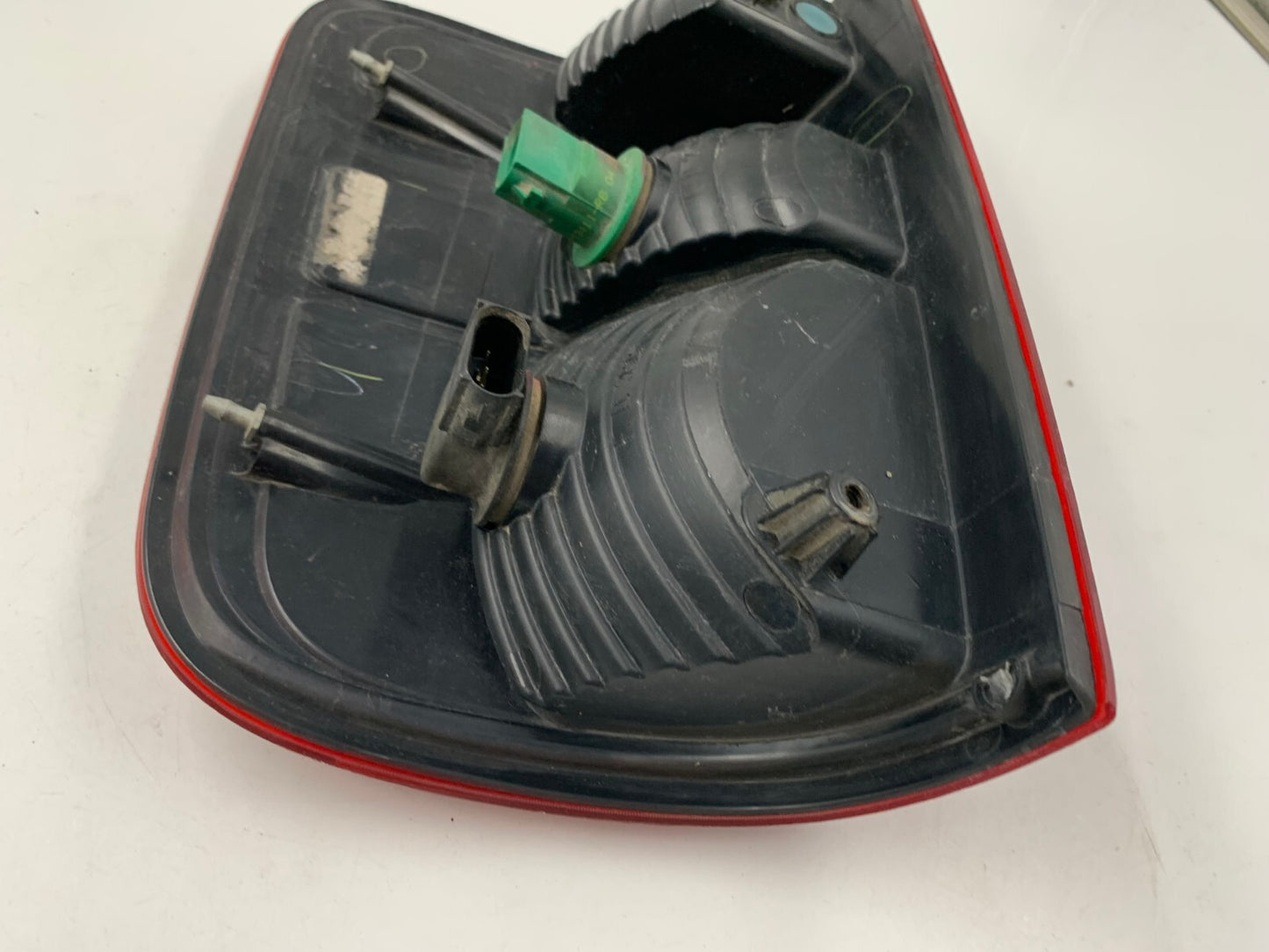 2005-2008 Ford F-150 Driver Tail Light Taillight Lamp OEM D02B57007