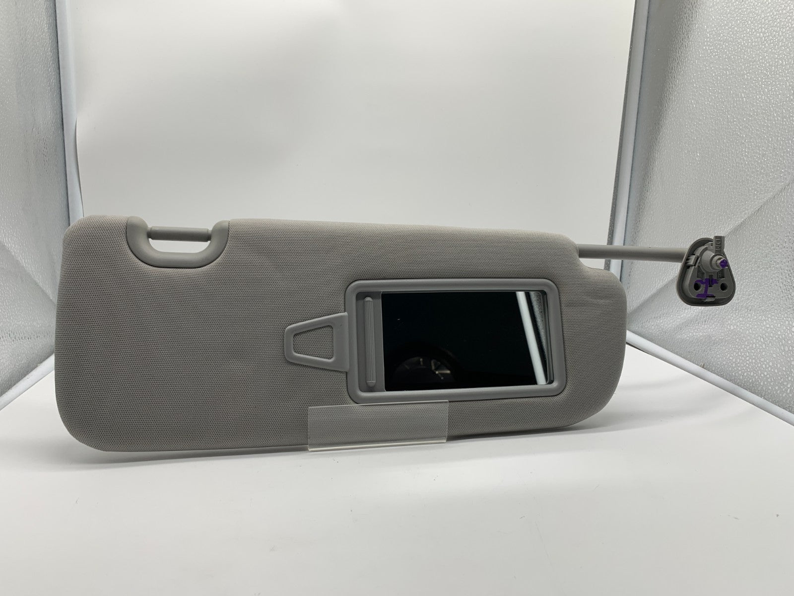 2013-2019 Hyundai Santa Fe Passenger Sun Visor Gray Illuminated OEM C01B51010