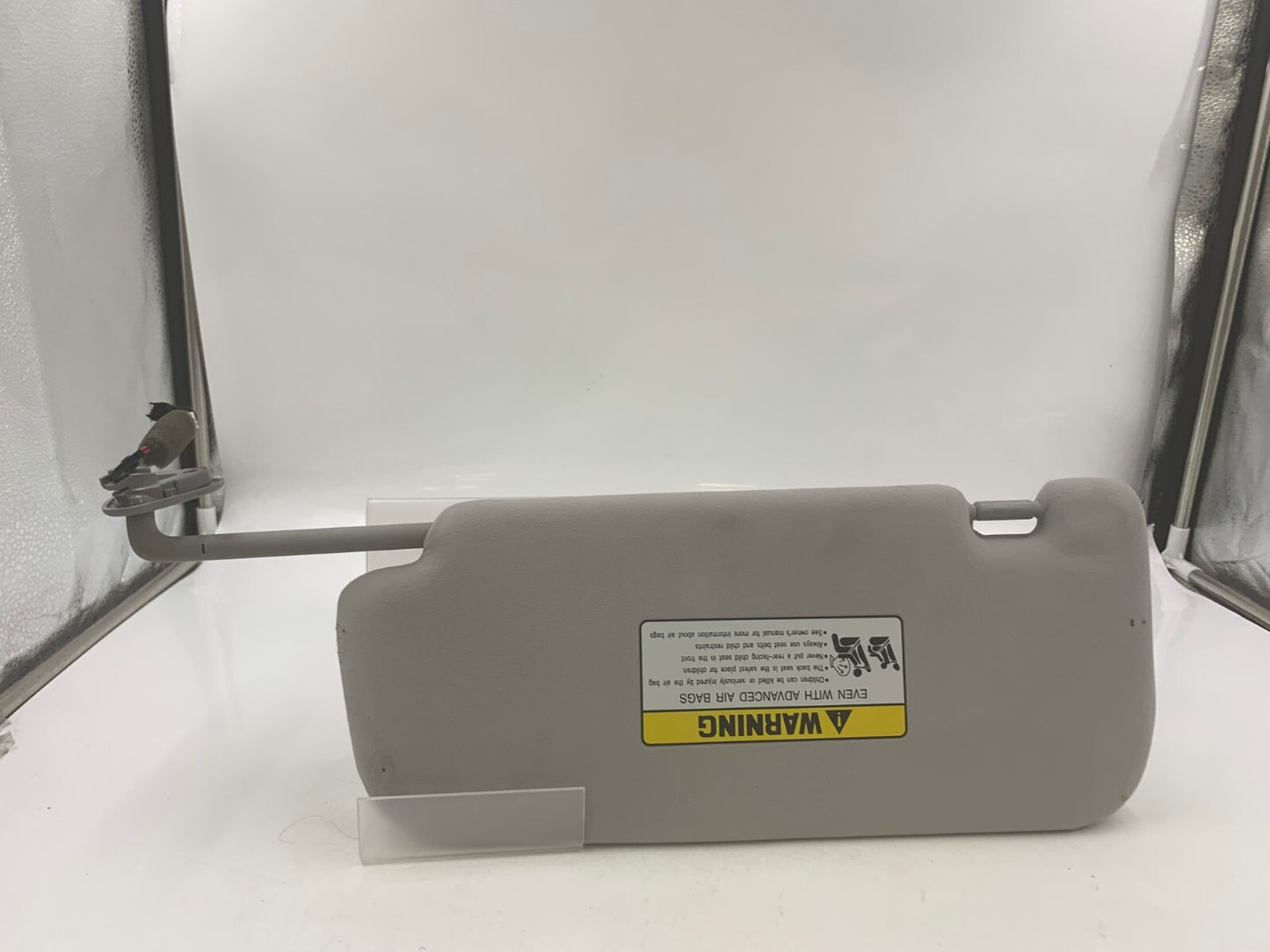 2012-2017 Hyundai Azera Passenger Sun Visor Gray Illuminated OEM C03B02086