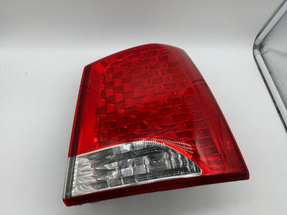 2011-2013 Kia Sorento Passenger Tail Light Taillight OEM D02B67002