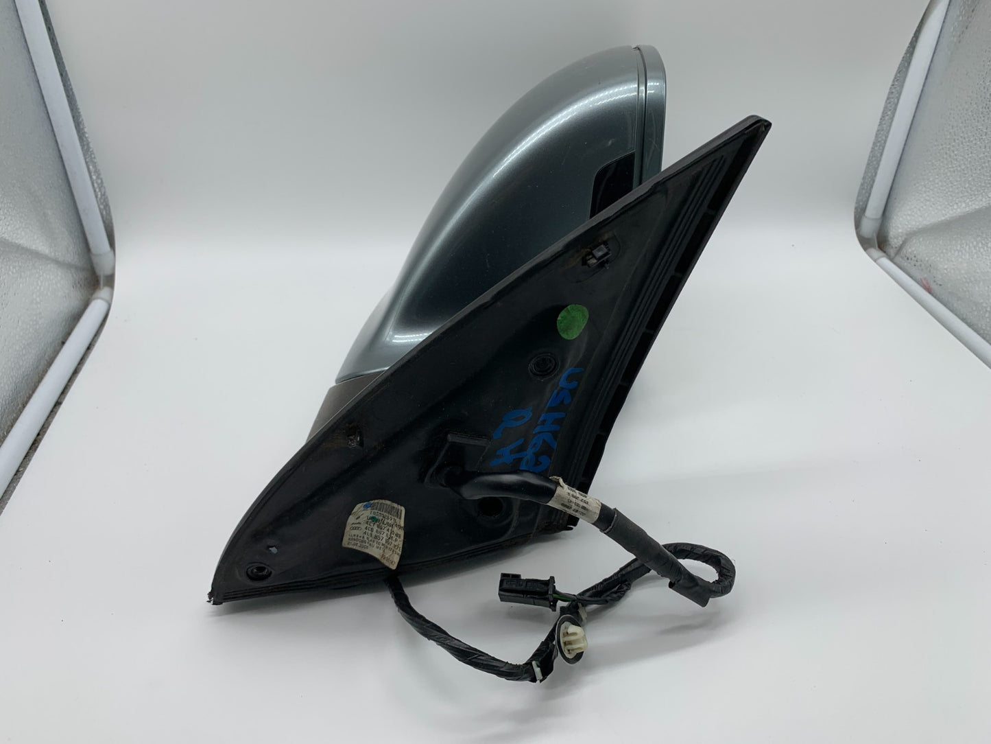 2007-2009 Audi Q7 Passenger Side View Power Door Mirror Blue OEM BSA C04B40008