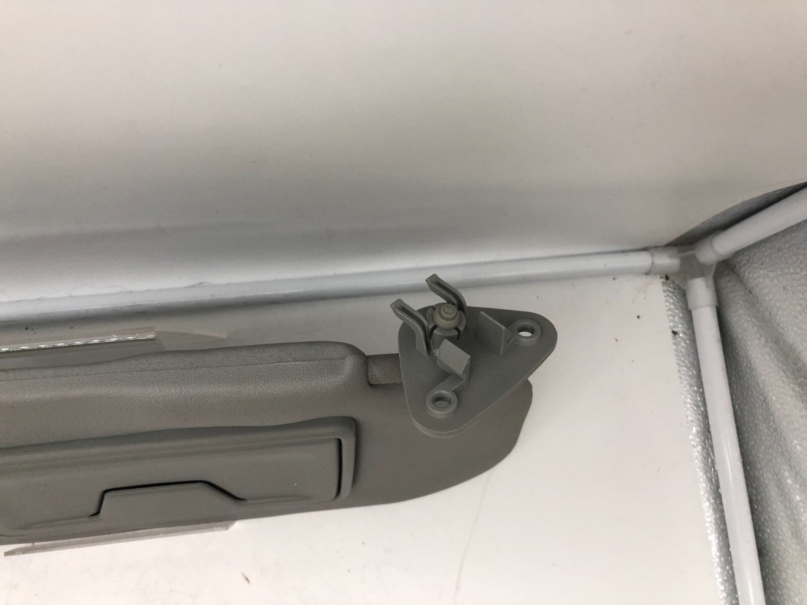 2007-2009 Mitsubishi Outlander Passenger Sun Visor Gray OEM A03B03005