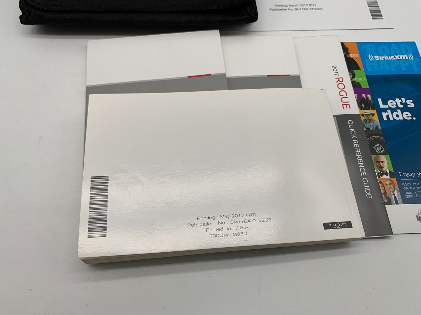 2016 Nissan Rogue Owners Manual Set with Case OEM B04B27013