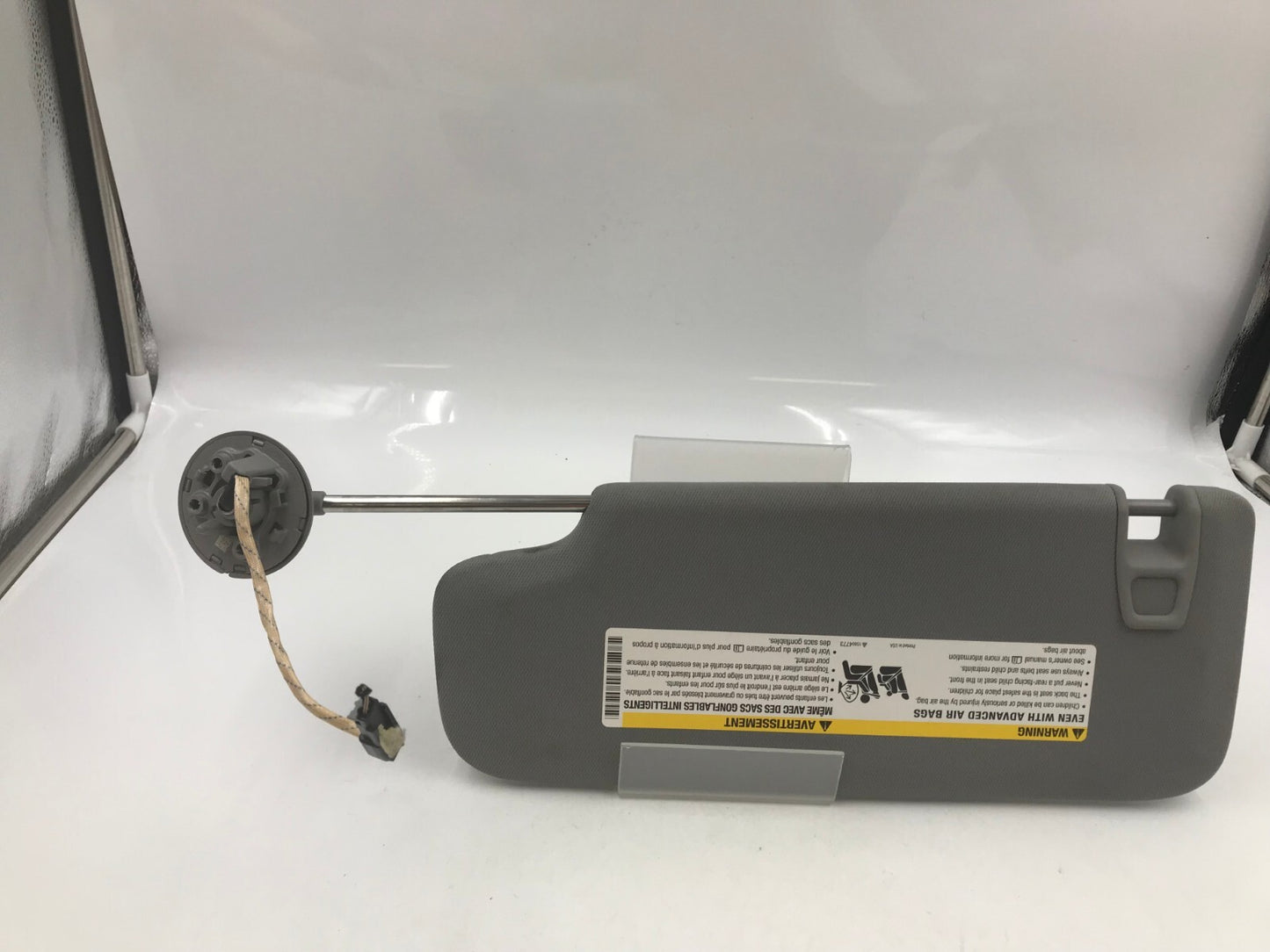2016-2023 Chevrolet Malibu Passenger Sun Visor Illuminated OEM A01B24015