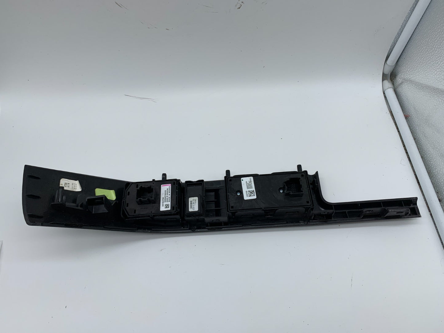 2014-2019 Chevrolet Tahoe Master Power Window Switch OEM B03B55039