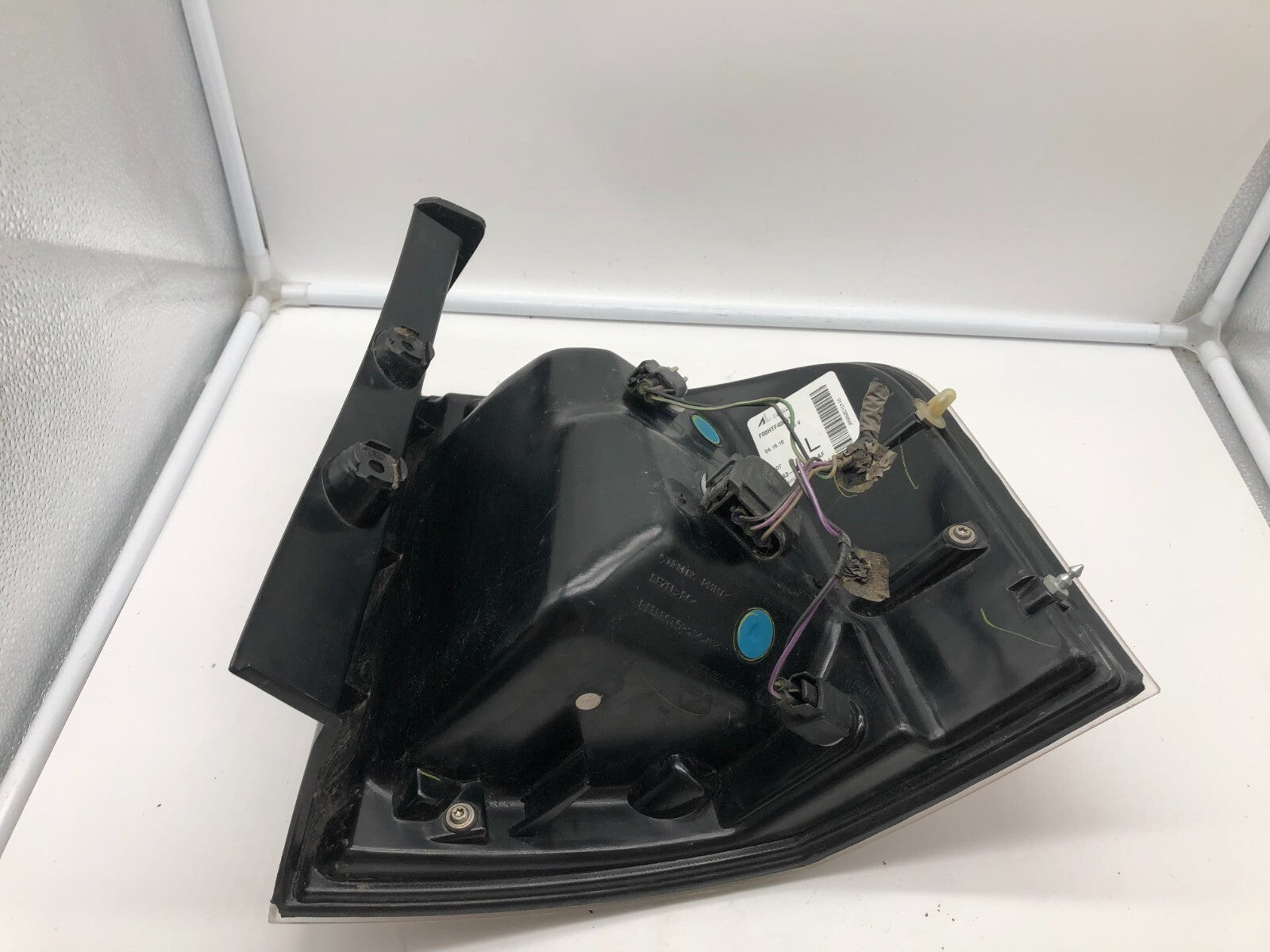 2007-2010 Ford Edge Driver Side Tail Light Taillight OEM D04B70008