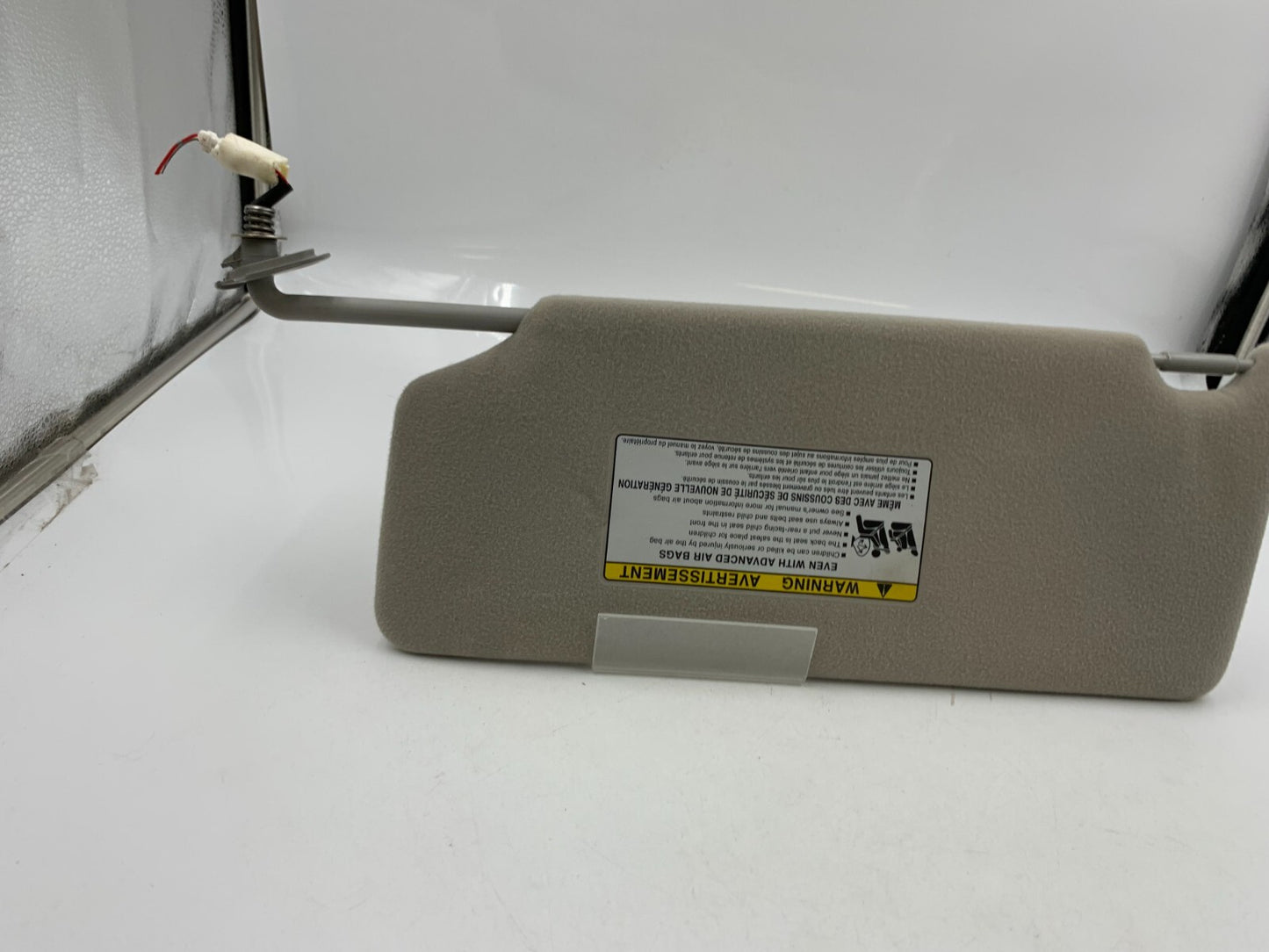 2005-2012 Toyota Avalon Passenger Sun Visor Beige Illuminated OEM E03B67003