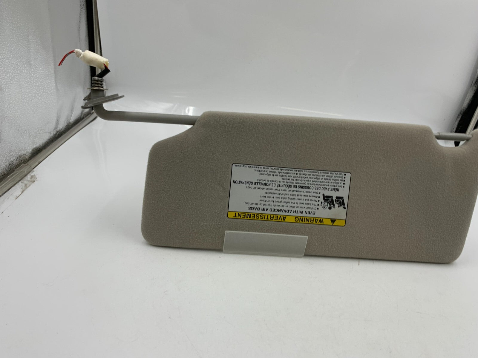 2005-2012 Toyota Avalon Passenger Sun Visor Beige Illuminated OEM E03B67003