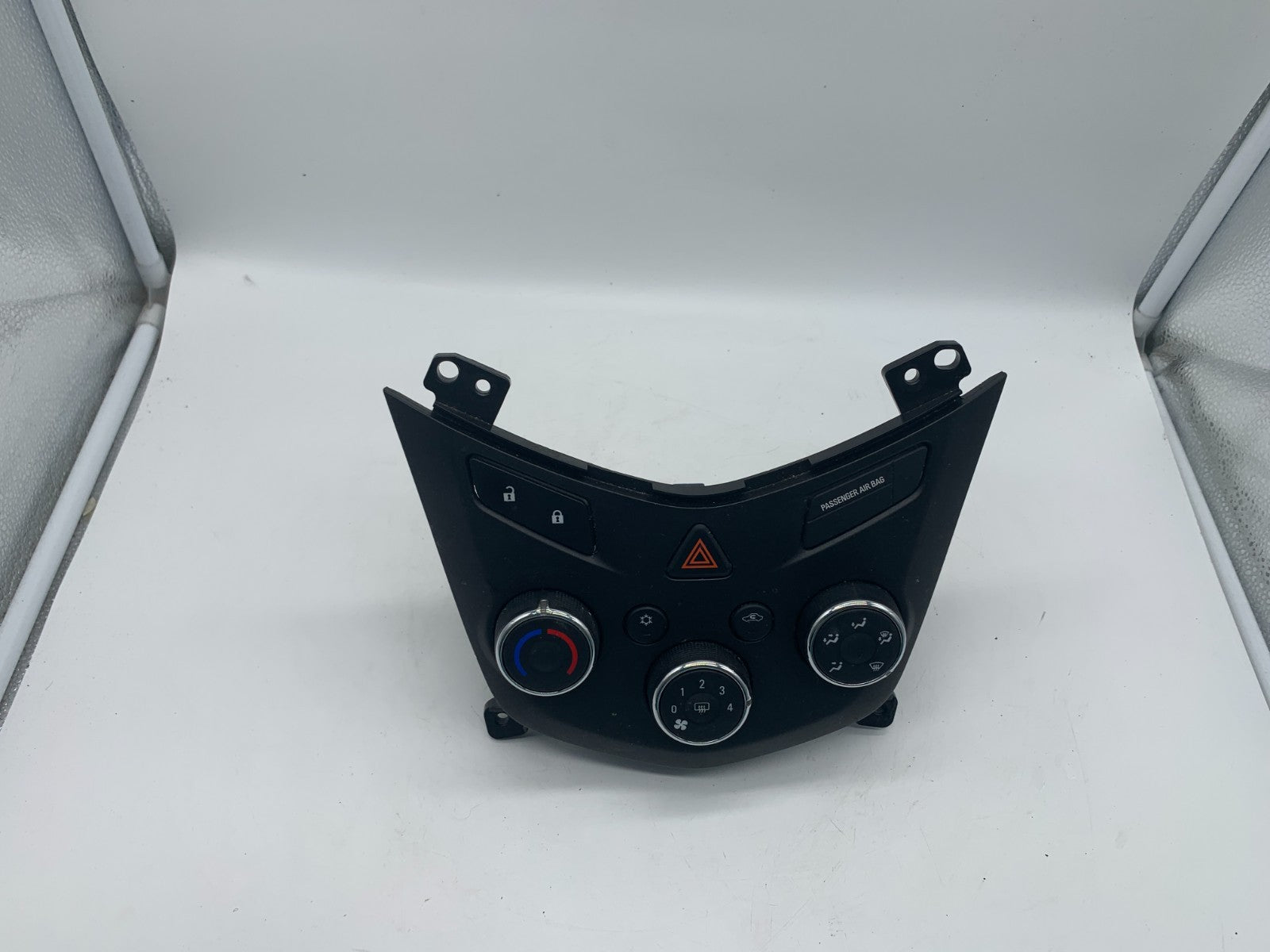 2017-2019 Chevrolet Sonic AC Heater Climate Control Unit OEM C01B14005