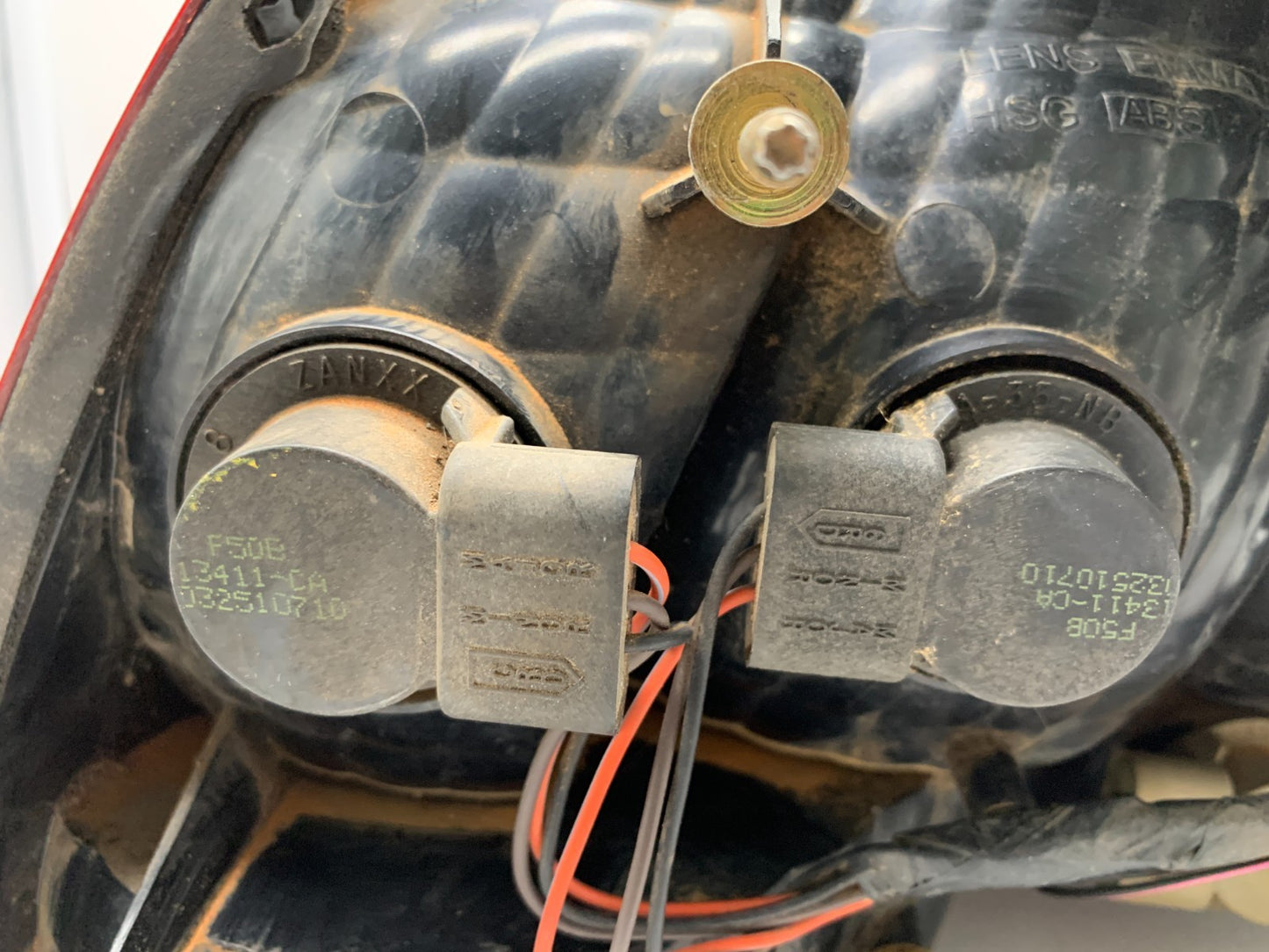 1999-2004 Ford Mustang Passenger Side Tail Light Taillight OEM D04B45082