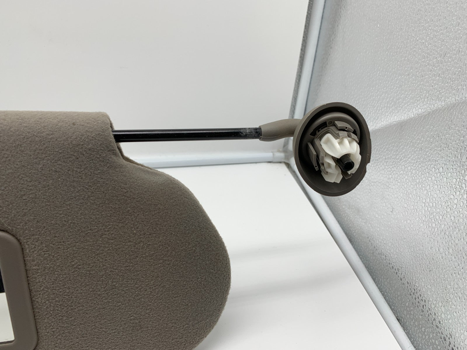 2002-2004 Chevrolet Trailblazer EXT Passenger Sun Visor Gray OEM E02B50024