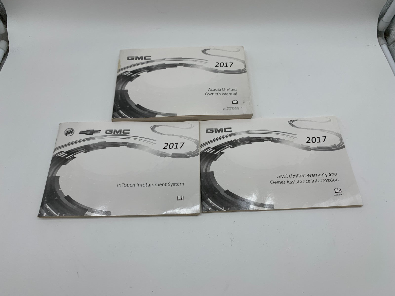 2017 GMC Acadia Owners Manual Set OEM C03B49011