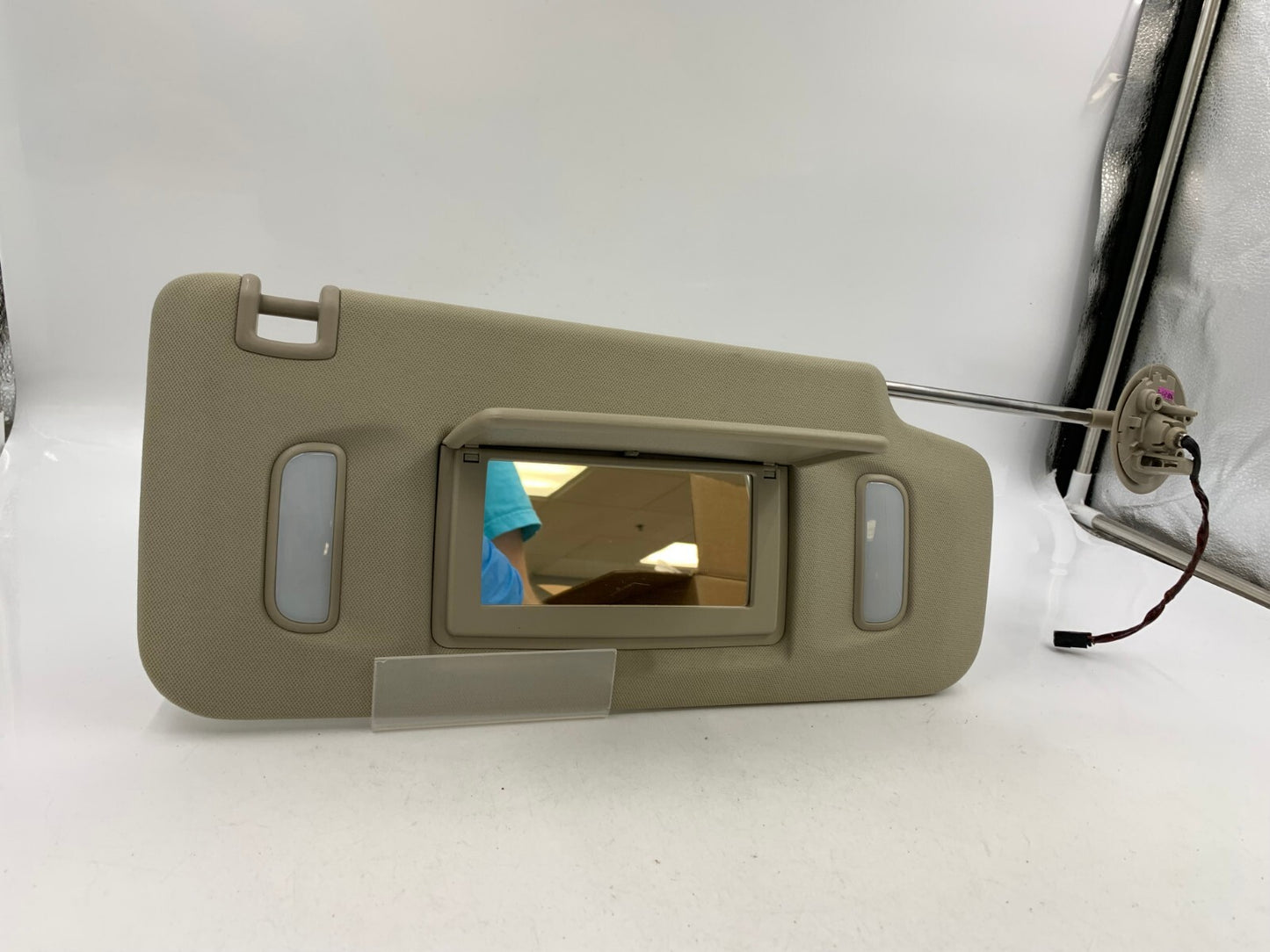 2013-2017 Cadillac XTS Passenger Sun Visor Tan Illuminated OEM E01B36001