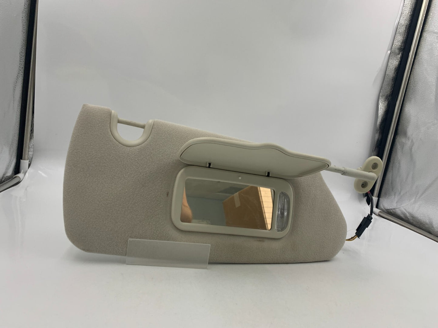 2007-2008 Chrysler Pacifica Passenger Sun Visor Cream OEM A03B19061