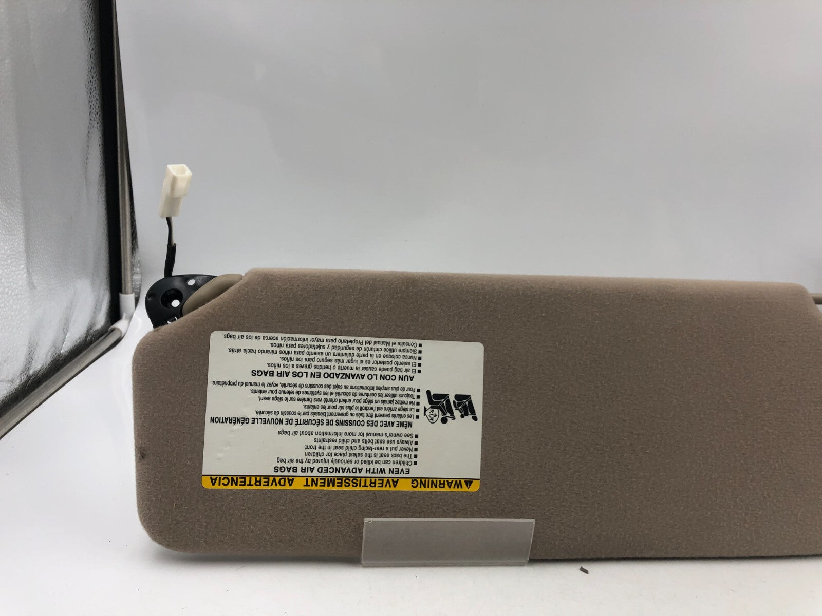 2005-2010 Toyota Sienna Passenger Sun Visor Tan Illuminated OEM D01B46081