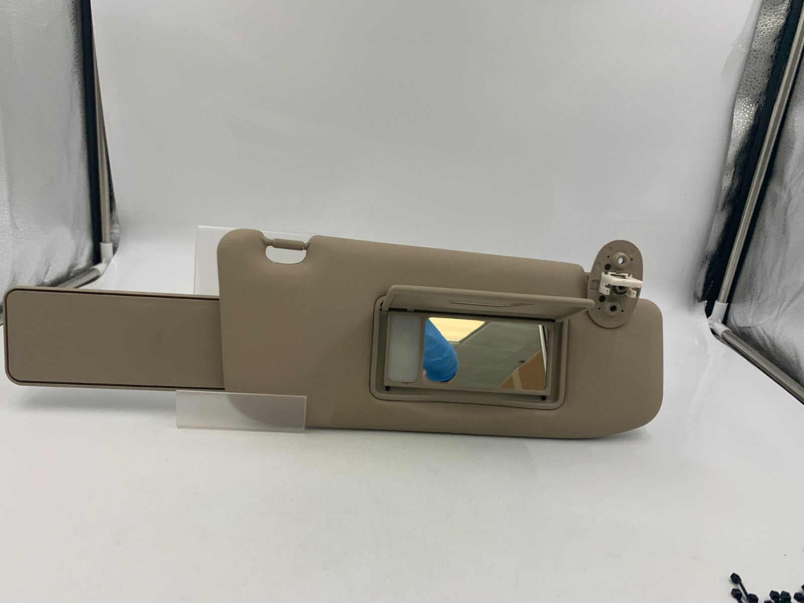 2010-2013 Suzuki Kizashi Passenger Sun Visor Illuminated Tan OEM A03B19063