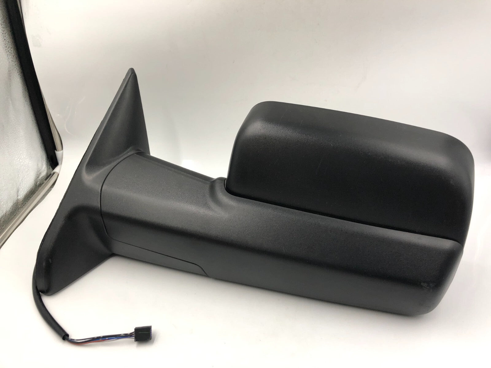2008-2012 Dodge Ram 1500 Driver Side View Power Door Mirror Black OEM C01B46026