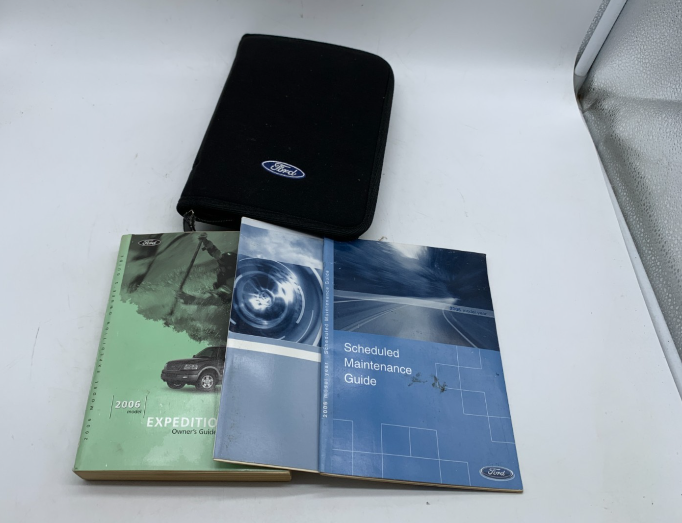 2006 Ford Expedition Owners Manual Set with Case OEM C02B50017