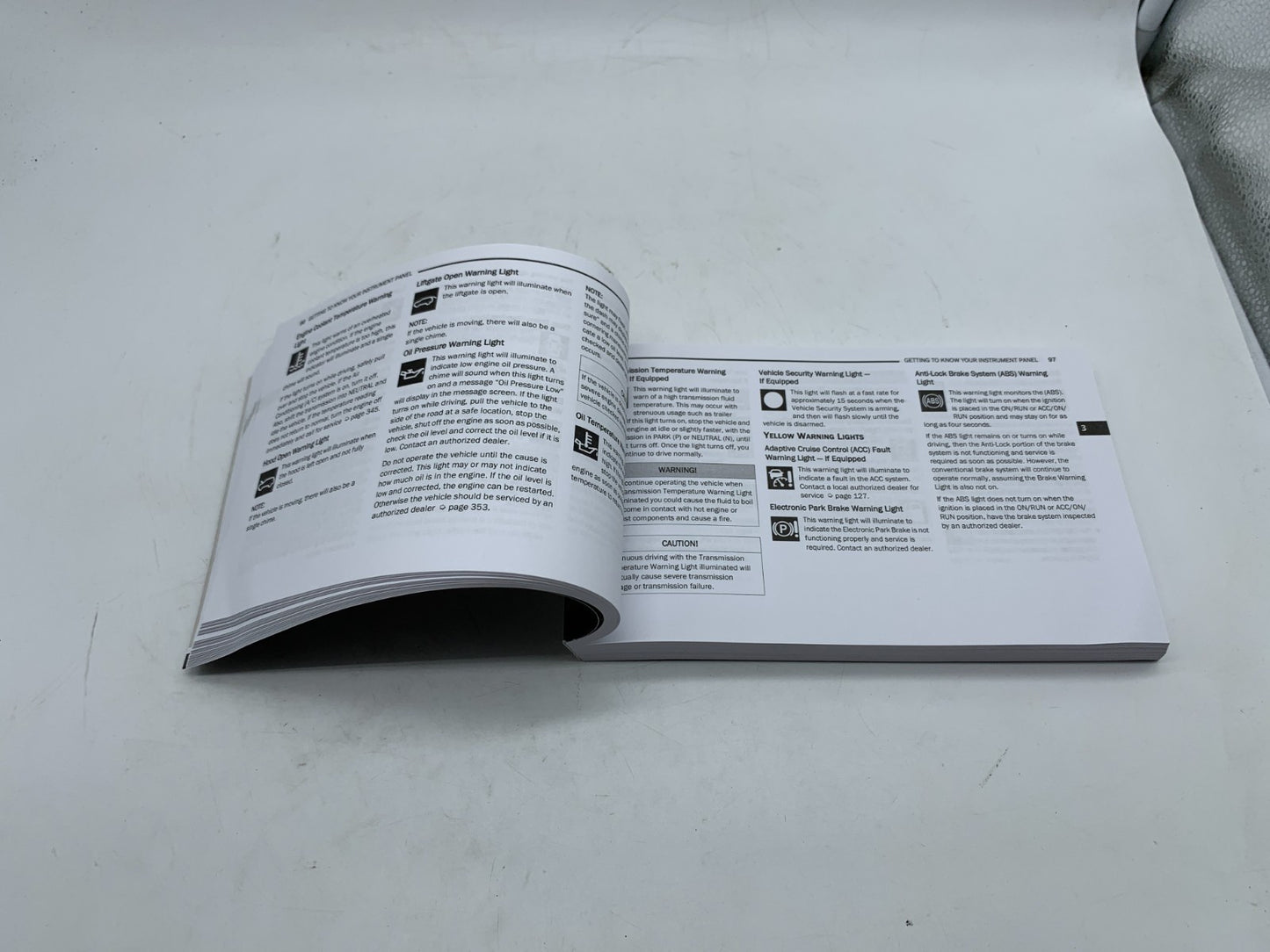 2021 Jeep Cherokee Owners Manual Set OEM C02B50018