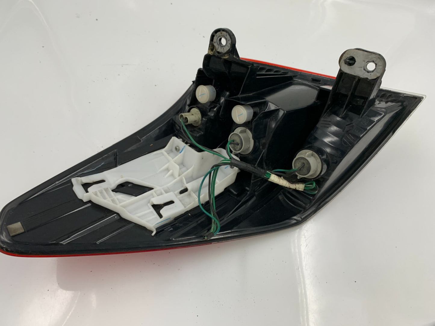 2010-2013 Subaru Legacy Passenger Side Tail Light OEM B03B46039