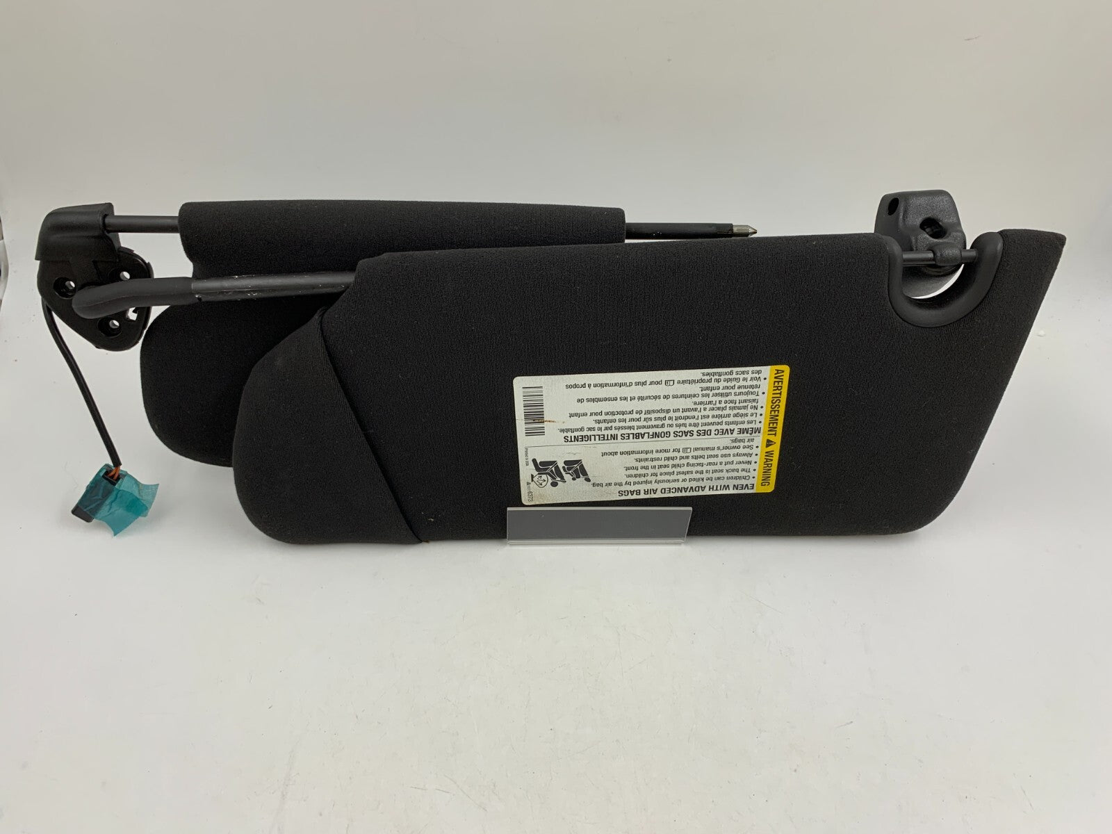 2006-2007 Cadillac DTS Passenger Sun Visor Black Illuminated OEM B01B27083