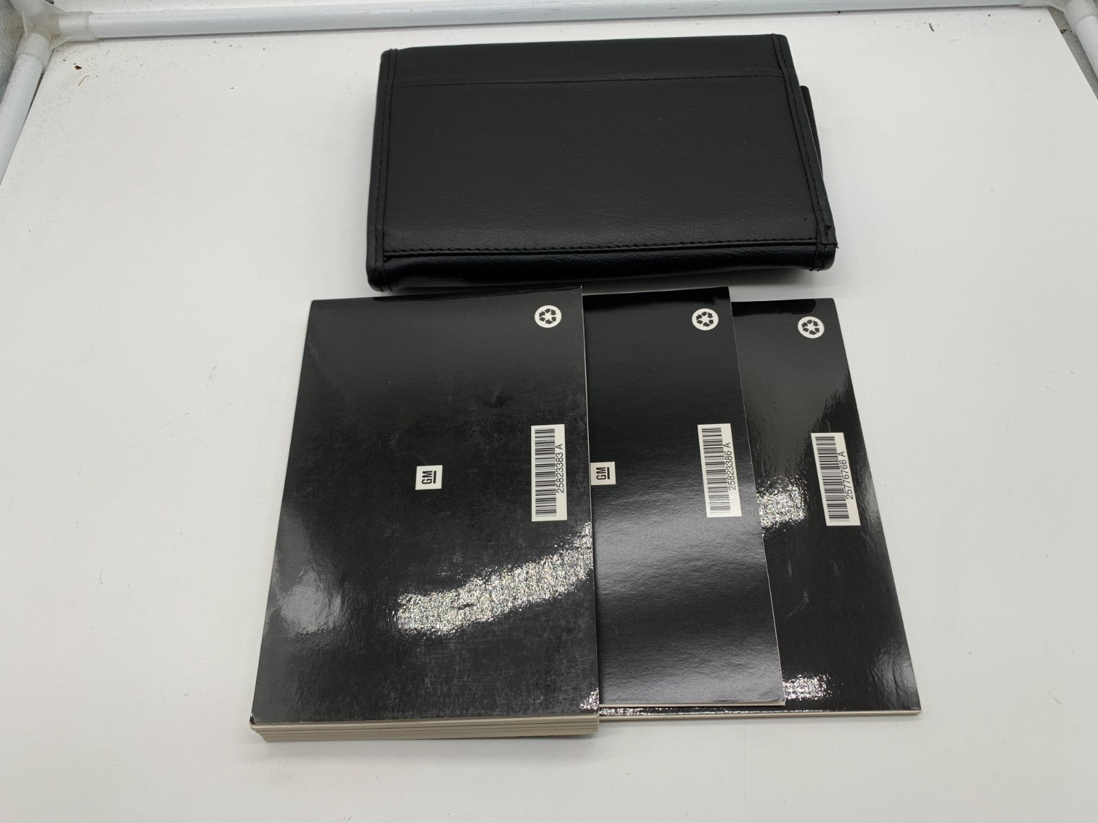 2010 Cadillac SRX Owners Manual Set with Case OEM C01B35005