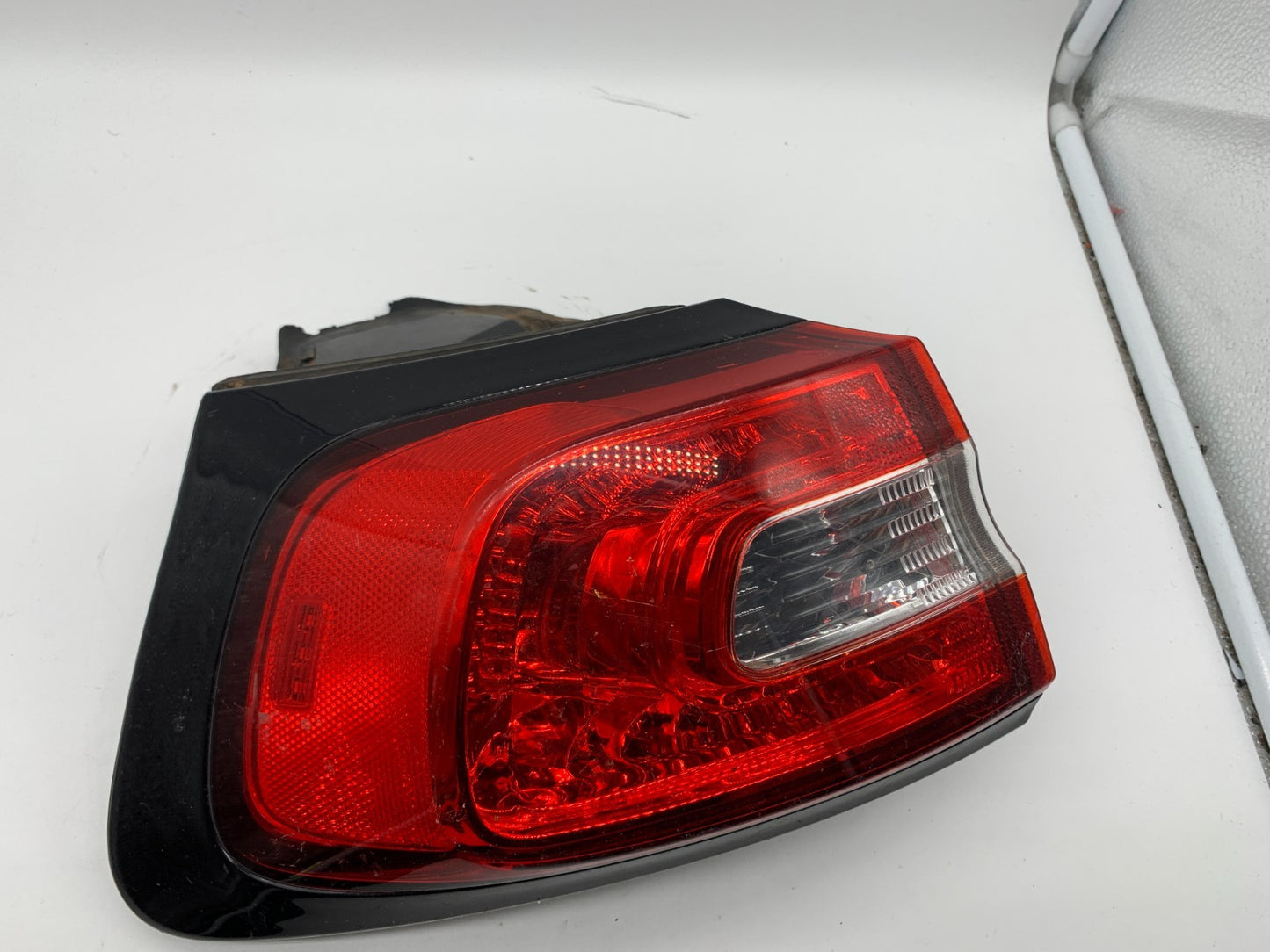 2014-2018 Jeep Cherokee Driver Side Tail Light Taillight OEM C02B34011