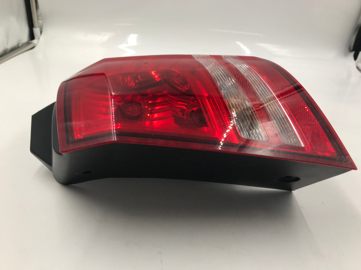 2009-2011 Dodge Journey Passenger Side Tail Light Taillight OEM A02B31019