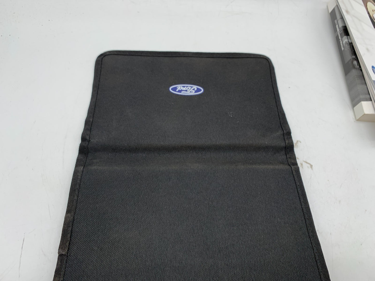 2017 Ford Edge Owners Manual Set with Case OEM C02B04007