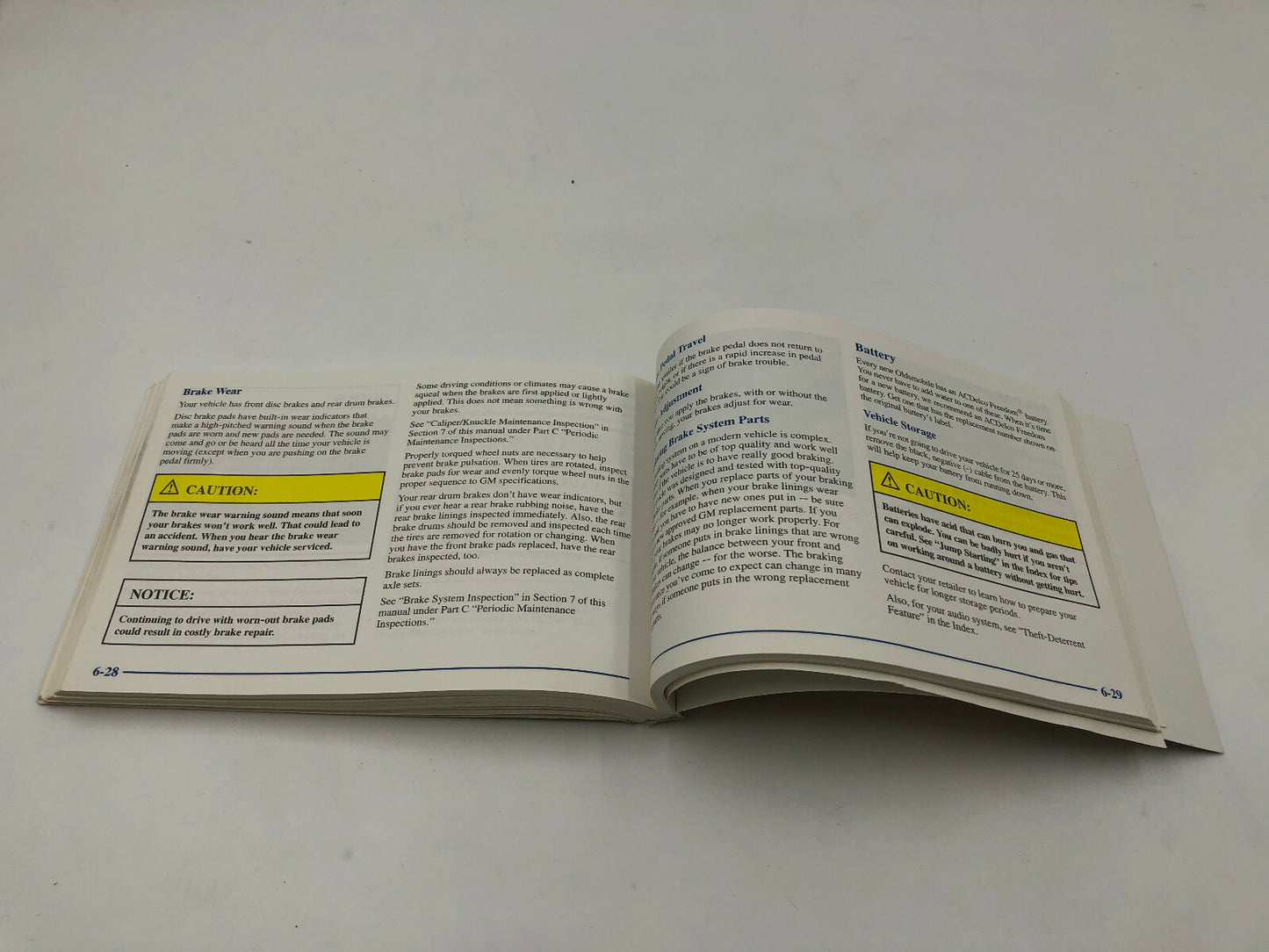 1998 Oldsmobile Eighty Eight Owners Manual Set with Case OEM E01B40081
