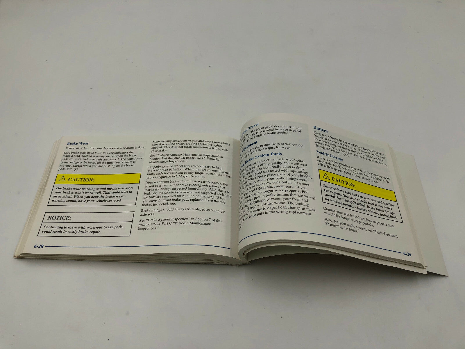 1998 Oldsmobile Eighty Eight Owners Manual Set with Case OEM E01B40081
